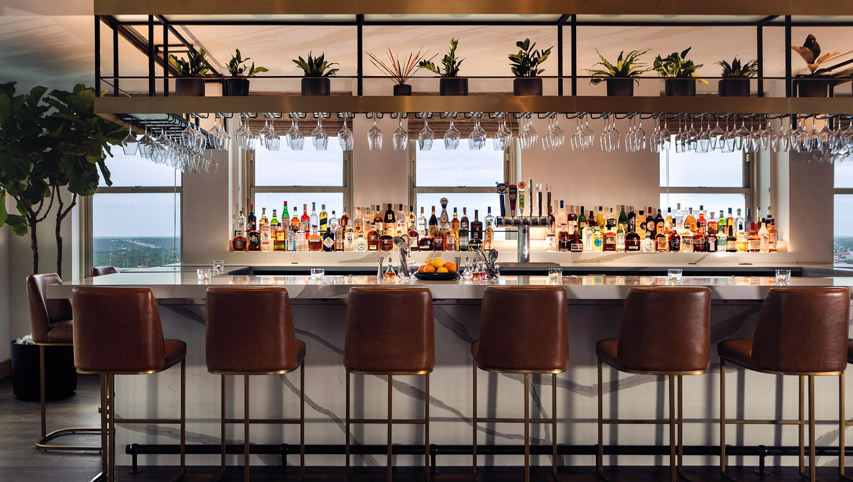 Kimpton Harper Penthouse bar and cocktail lounge